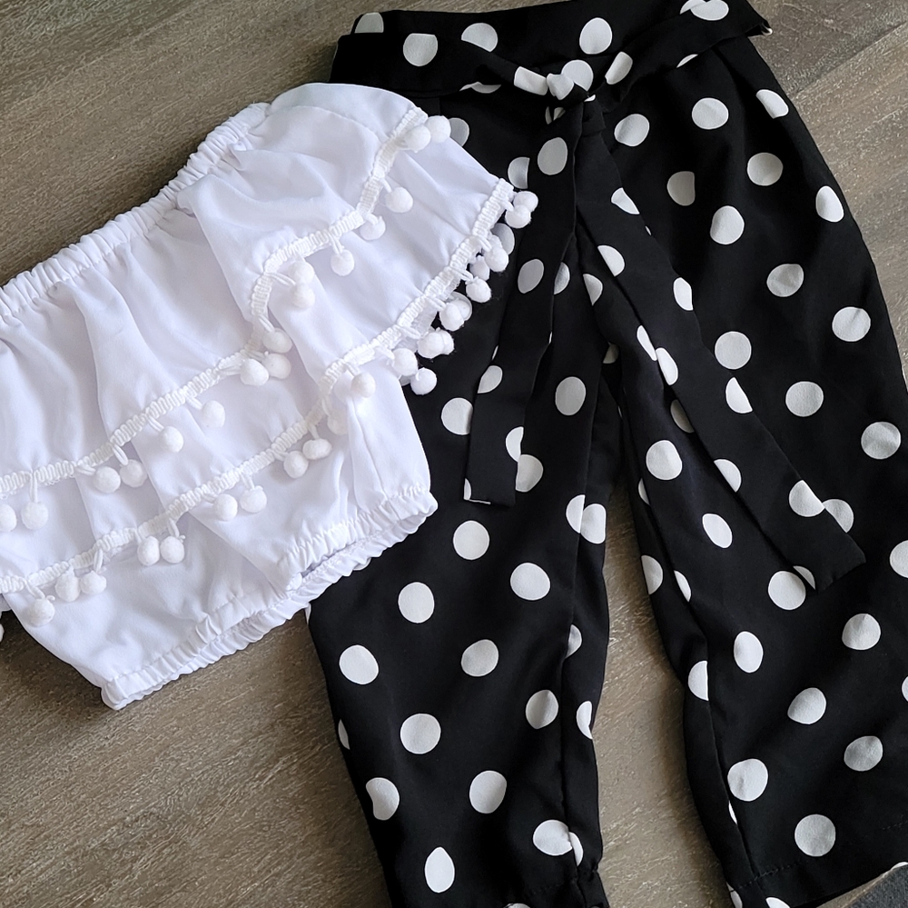 🦄2-3T Polka Pant & Pompom off shoulder crop top